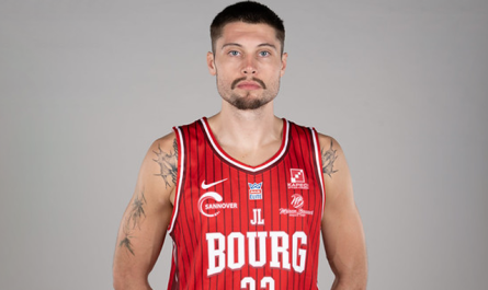 Arrivé cet été, JT Shumate quitte la JL Bourg (Photo : jlbourg-basket.com)