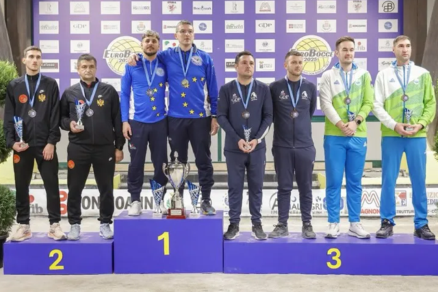 Sébastien Belay (Saint-Vulbas) et Julien Molager terminent troisième en double (Photo : Fédération Française du Sport-Boules)