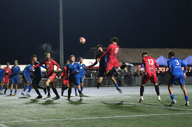 L'AS Misérieux Trévoux l'emporte face à la réserve du FBBP01 en fin de match (Photo : George Fernandes / ASMT)