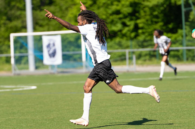 Au terme d'une très belle saison, Valserhône Foot valide sa montée en Régional 3 (Photo : Valserhone Foot / Facebook)